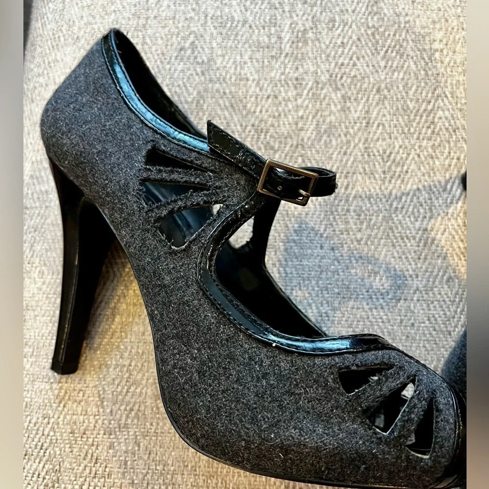 Aldo grey flannel blk patent trim platform heel. SZ 37. Cutout pattern good cond - Picture 3 of 9